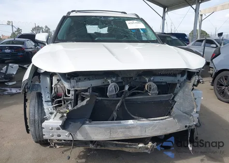 2021 Toyota Highlander Xle z USA, uszkodzony, nr VIN 5TDGZRBHXMS530751